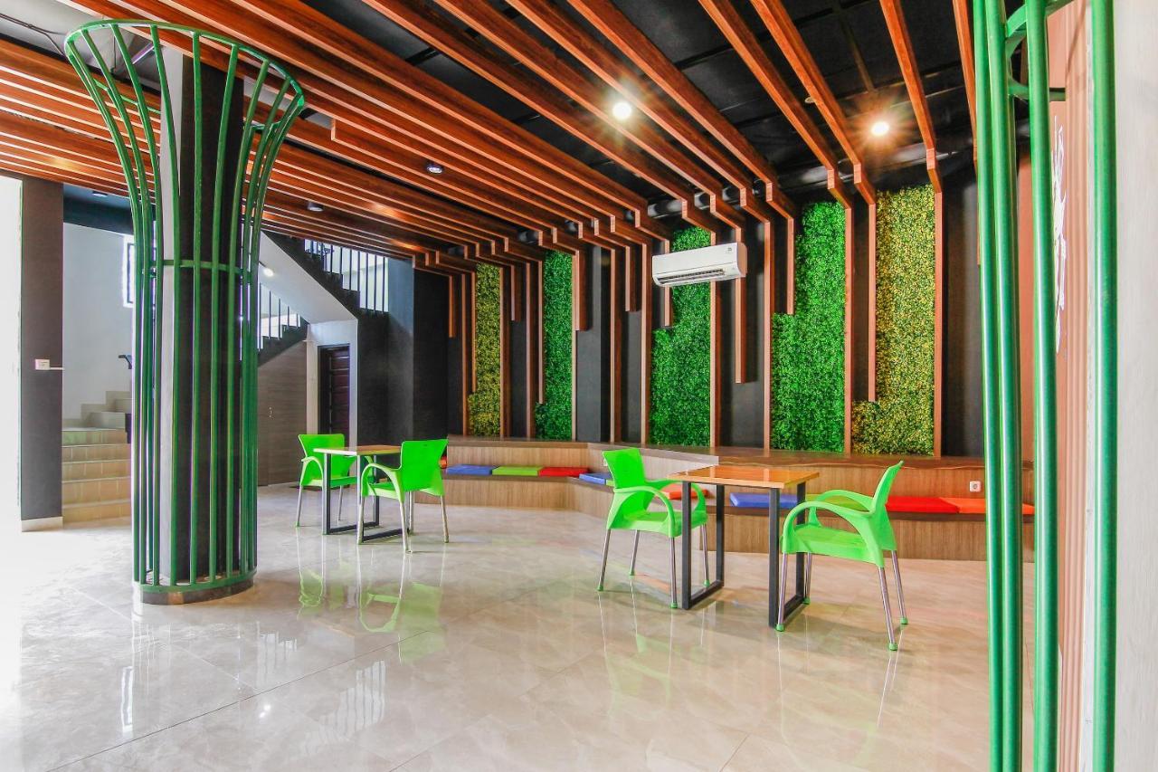Capital O 3476 Millenium Inn 棉兰 外观 照片