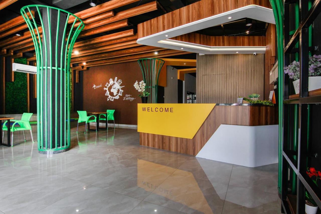 Capital O 3476 Millenium Inn 棉兰 外观 照片