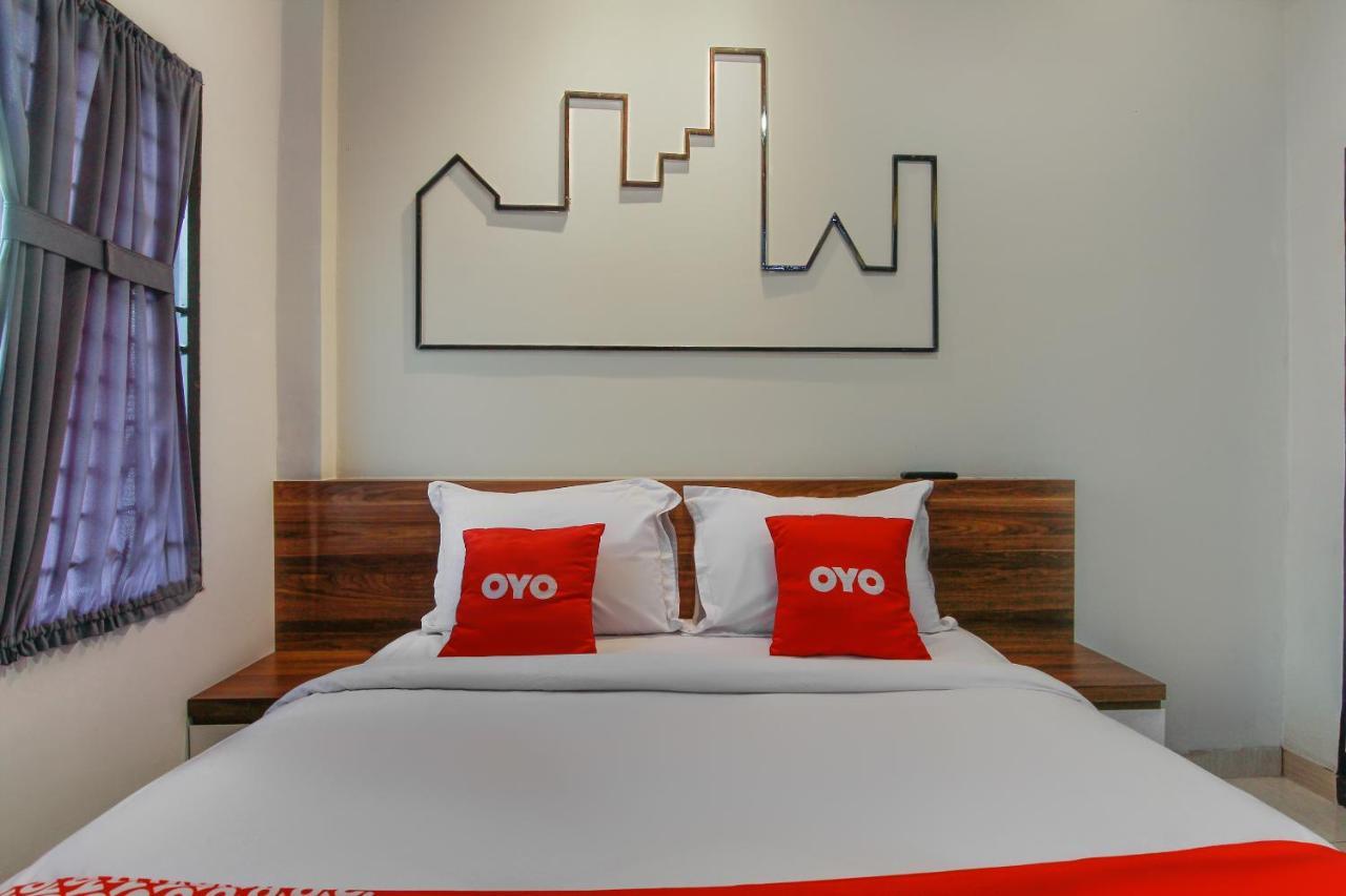 Capital O 3476 Millenium Inn 棉兰 外观 照片