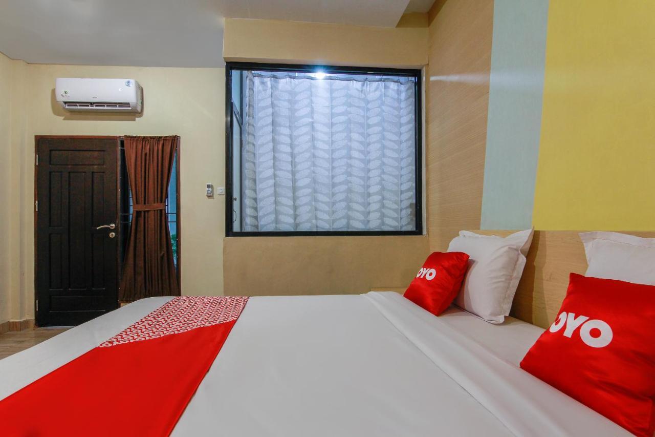 Capital O 3476 Millenium Inn 棉兰 外观 照片