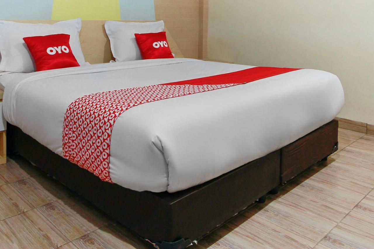 Capital O 3476 Millenium Inn 棉兰 外观 照片