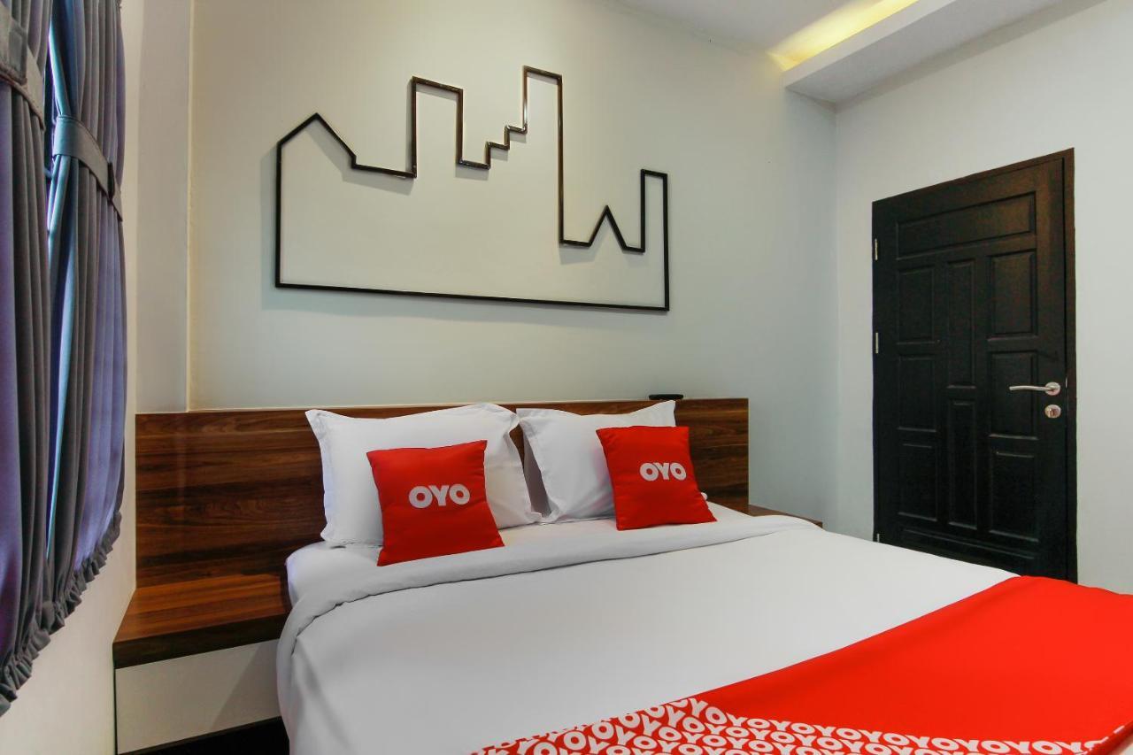 Capital O 3476 Millenium Inn 棉兰 外观 照片