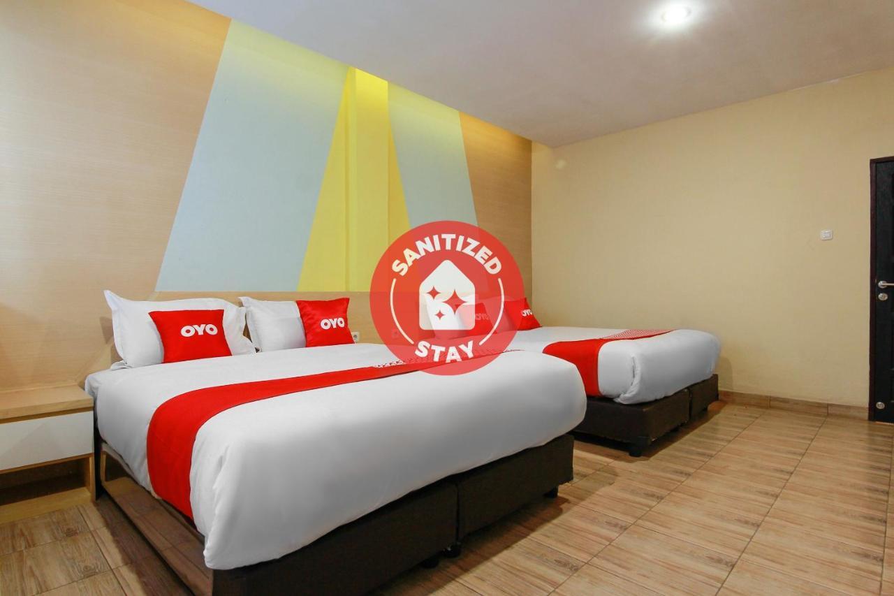 Capital O 3476 Millenium Inn 棉兰 外观 照片
