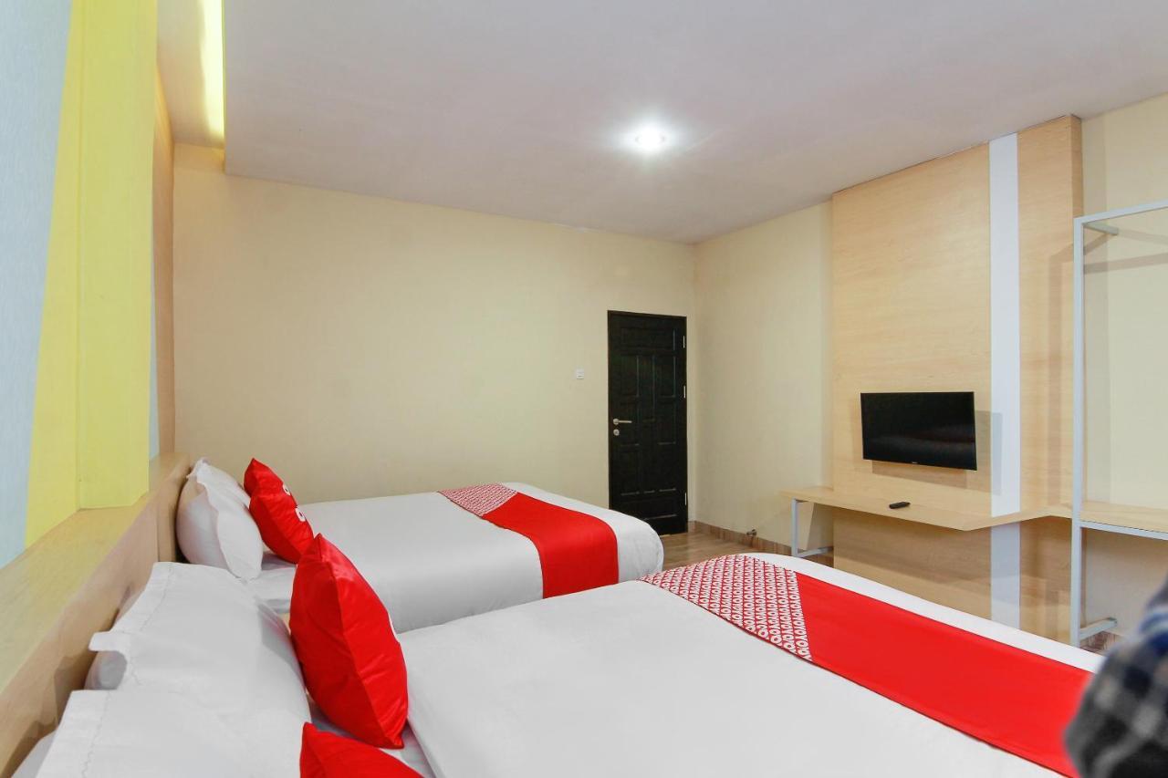 Capital O 3476 Millenium Inn 棉兰 外观 照片