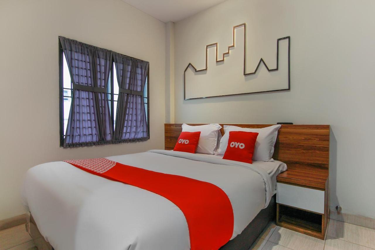 Capital O 3476 Millenium Inn 棉兰 外观 照片