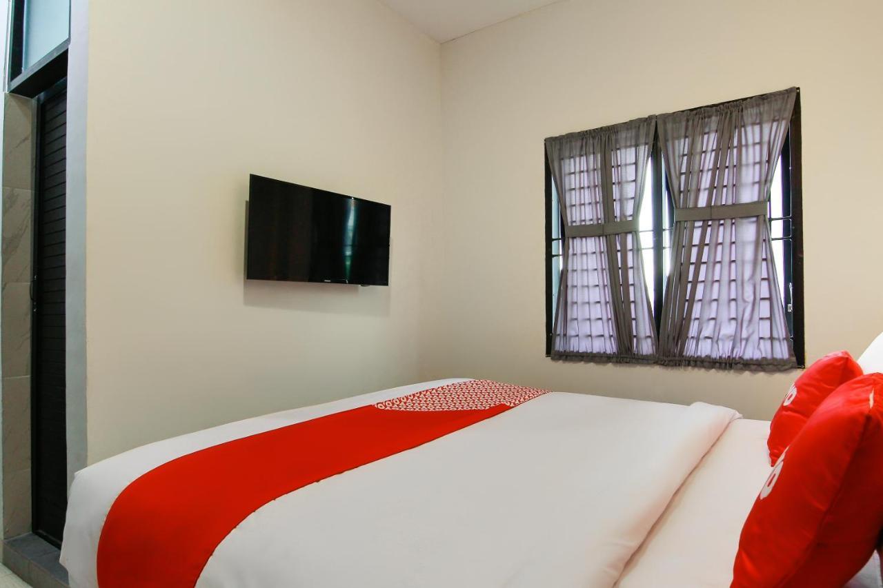 Capital O 3476 Millenium Inn 棉兰 外观 照片